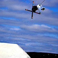 Bild fr&aring;n en secondhands shoot i Tand&aring;dalen. Sju. Foto: Torgny Tidstrand. &Aring;kare: Kristoffer Edwall.