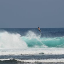 ok&auml;nd surfare i Uluwatu.