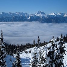 Sk&ouml;n &ouml;versiktsbild av ett sk&ouml;nt offpist&aring;k i Re. Foto: Adam Hedstr&ouml;m. &Aring;kare: Utskikt.
