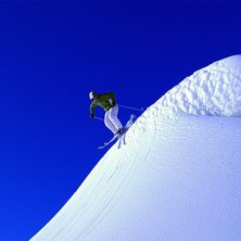 Tagen p&aring; en v&aring;g som en sn&ouml;kanon hade sprutat ih. Foto: Pontus &Ouml;stlund. &Aring;kare: Adam H&ouml;ckert.