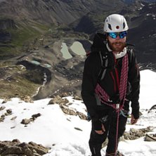 Kolla hur glaci&auml;ren har sm&auml;llt bakom Andreas.... Foto: Kalle - bl&ouml;tkn&auml; - Hedvall. &Aring;kare: Andreas - L&auml;skpappret - Vit&eacute;n.