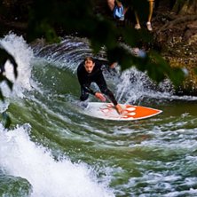 Standing wave in the city centre of Munich. Foto: David Grahn. &Aring;kare: unknown.