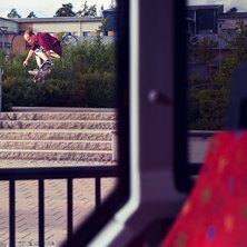 birkemyr.blogg.se 
jonathanbirkemyr.se. Foto: Jonathan Birkemyr. &Aring;kare: Viktor Sporrong.