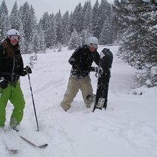 Jag och systerns kompis p&aring; tillbakav&auml;gen fr&aring;n m. Foto: Carolina Jarl. &Aring;kare: Jag och syrrans kompis.