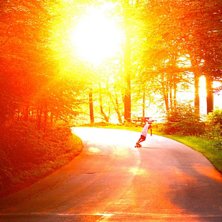 Longboard i M&ouml;lle solneg&aring;ng !. Foto: Gustaf Aniansson. &Aring;kare: Gabriel Peters&eacute;n.