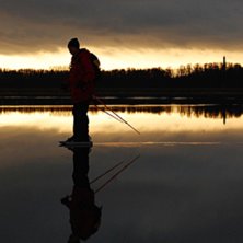 L&aring;ngf&auml;rds&aring;kning p&aring; Hj&auml;lmaren. Foto: Viktor Bjurlid. &Aring;kare: Lars Bjurlid.