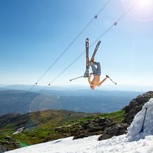 Skata Oscar langar en fet backflip den 23 augusti .