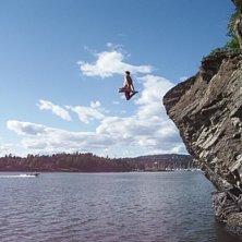 liten skojig 8m klippa som senare efter en misslyc. Foto: robert lundell. &Aring;kare: peter broberg.