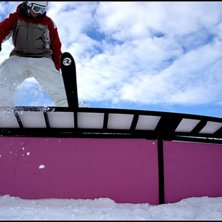 y&auml;&auml;&auml;!. Foto: Simon Del&eacute;r. &Aring;kare: Sebastian Del&eacute;r.