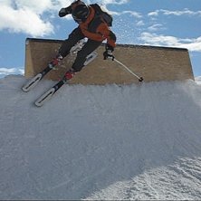 Gubben kan &auml;n - 47 &aring;r gammal men kan &auml;nd&aring; inte. Foto: Henke Ottosson. &Aring;kare: Mats Tolander.