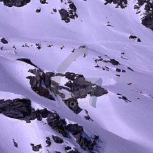 The lack of snow brought Jonas to search for other. Foto: Yves Garneau. &Aring;kare: Jonas Delong.