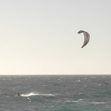 Kitesurfing i Perth p&aring; australiens v&auml;stkust.. Foto: Johan wadsten af wadstena. &Aring;kare: Spud.