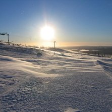 Bl&aring;sten ligger p&aring;. P&aring; den nypistade transporten. Foto: Daniel Rapp.