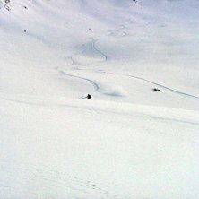 p&aring; v&auml;g ner i schweiz. Foto: Martin Jern. &Aring;kare: Gustav Brandstedt.