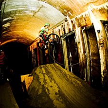 nicklasholmberg.se. Foto: Nicklas Holmberg. &Aring;kare: Ja vem kan du vara!.