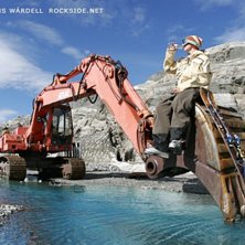 satt och l&ouml;kade p&aring; en gr&auml;vskopa n&auml;r jag var me. Foto: Hans w&auml;rdell. &Aring;kare: jag.