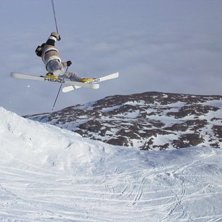 Fetingdag som avslutades med hoppbygge varp&aring; det . Foto: Martin Norberg. &Aring;kare: Carl-Johan Molander.