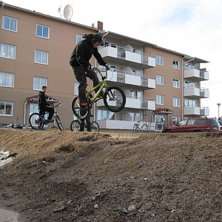 180 :). Foto: David Andersson. &Aring;kare: Viktor Olofsson.