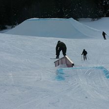 Bs slidde p&aring; Fint r&auml;cke. Foto: Porra Hessl&euml;. &Aring;kare: Johan Shredda.