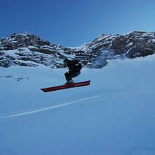 Vi hittade lite sn&ouml; i ett sn&ouml;fattigt Engelberg e. Foto: Peter B. &Aring;kare: Markus Bro.