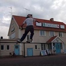 Foto: Larry. &Aring;kare: Oscar.