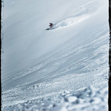 Small fracture in the snow around the skiier. Foto: Patrick. &Aring;kare: Marlene.