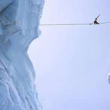 Eiliv Ruud g&aring;r slackline i Chamonix . Foto: Fredrik Schenholm. &Aring;kare: Eiliv Ruud.