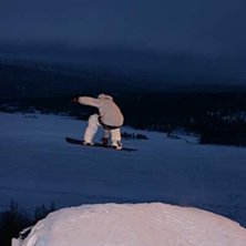 &Aring;kare: Chrille.