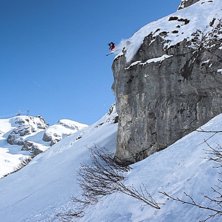 Hoppa klippa i Jochpass!. Foto: Christopher Cato Lavebrand. &Aring;kare: Johan Almroth (jag).