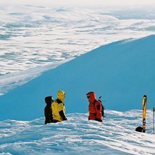 F&ouml;rsta &aring;ket med helikoptern, tagen sista helgen . Foto: Jonas Emilsson. &Aring;kare: Magnus Nilsson och g&auml;nget i Svenska Yetiklubben.