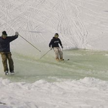 Stoooor p&ouml;l. Foto: Daniel Eliasson. &Aring;kare: Erik och Erik.