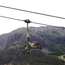 Sommer&aring;pen heis daglig fra fredag 24. juni
Hollvi.