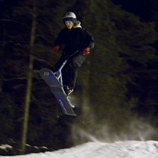 Jag hoppar med min snowscoot ;). &Aring;kare: Jag :P.