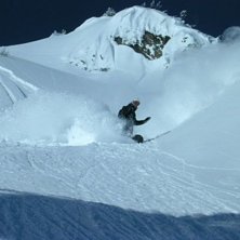 H&auml;rlig puderh&aring;la nedanf&ouml;r kabinbanan.. Foto: Berra Bergmark. &Aring;kare: Claes Freestate.
