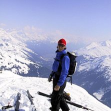 P&aring; toppen av Vildebene.St.Anton syns bakom P&auml;r. . Foto: Henrik Rafstedt. &Aring;kare: P&auml;r.