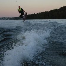 Foto: Peter. &Aring;kare: Anders.