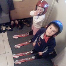 Lite &aring;ksugna ungar p&aring; ny utr.. Foto: Joacim Runfors. &Aring;kare: Isac &amp;amp; Elena.