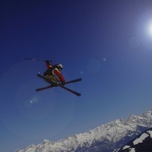 Totte hoppar. Foto: Ludvig. &Aring;kare: Totte.