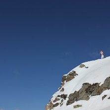 En solig dag p&aring; Val Thor&eacute;ns h&ouml;gsta topp,d&auml;r Fr. Foto: Andreas Ekman. &Aring;kare: Fredrik Eldh.