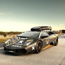 jag och brodern k&ouml;rde ikapp jon och hans bil p&aring;v. Foto: Hugo Ljungquist. &Aring;kare: Jon Olsson.