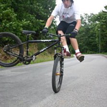 footjam tailwhip. Foto: Anton Alveflo. &Aring;kare: Oscar Fax&eacute;n.
