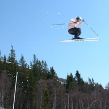 Martin tar h&ouml;jd i br&auml;cke.. Foto: Rickard Ljunggren. &Aring;kare: Martin Larsson.