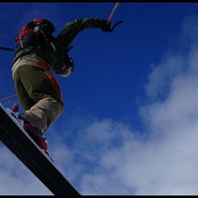 Jag h&aring;ller p&aring; att hoppa in i fotografen.. ^^. Foto: Adrian L&auml;rkeryd. &Aring;kare: Simon Pont&eacute;r.