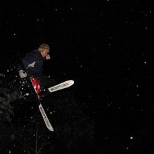 tr&ouml;ttnade p&aring; att v&auml;nta p&aring; skidbacken s&aring; vi by. Foto: Jonas Glaad. &Aring;kare: Ovil.