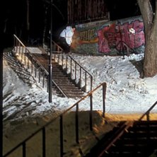 Ett gammalt r&auml;cke p&aring; s&ouml;der.. Foto: Alexander Klun. &Aring;kare: who? 2001.