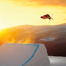 Douglas sl&auml;nger iv&auml;g en cork 9 sausage en tidig . Foto: Hugo Ljungquist. &Aring;kare: Douglas Brostr&ouml;m.