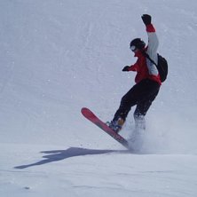 Mackan hoppar. Foto: Udo. &Aring;kare: Mackan.