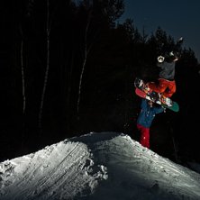 Sl&auml;ngde upp ett litet hopp mitt i backen!
emiljo. Foto: Emil Johansson. &Aring;kare: Sackarias John.