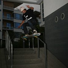 David hoppar en l&aring;ng 6a. Foto: Simon Berggren. &Aring;kare: David Husberg.