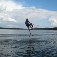 Litet hopp med air chairen:). Foto: Martin Falk. &Aring;kare: Eric Clark.
